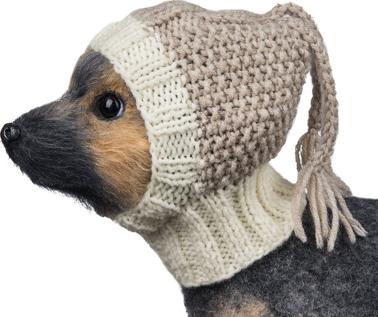 Зимняя шапка для маленькой собаки