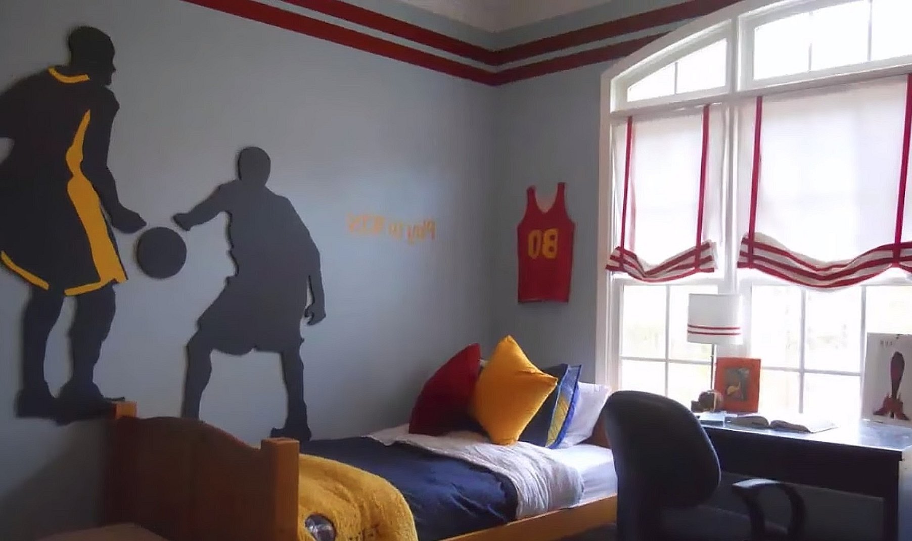 Комната для мальчика в баскетбольном стиле