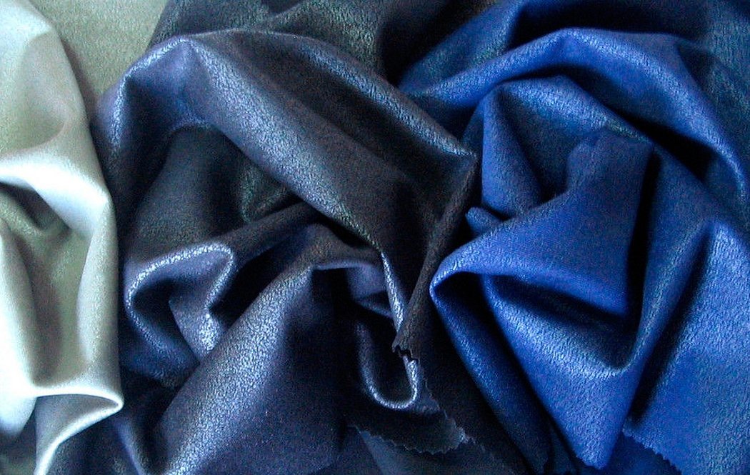 Синяя бархатная ткань