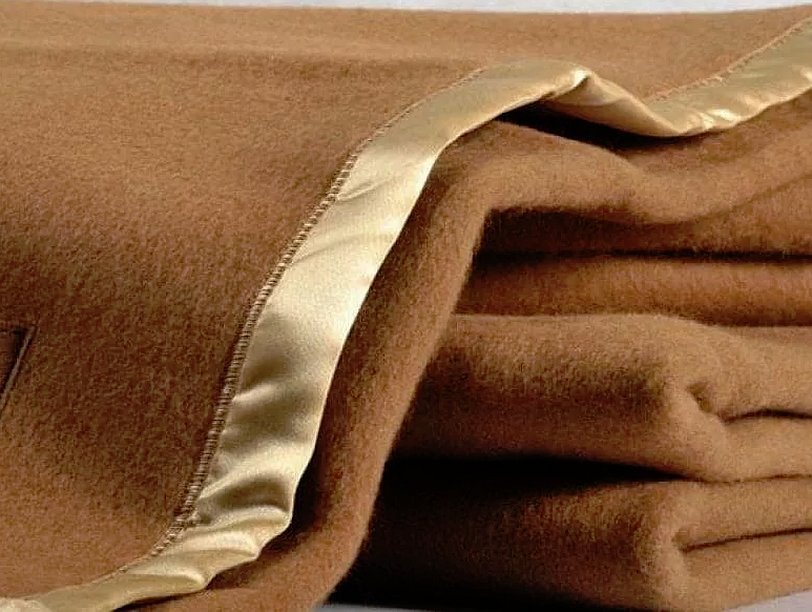 Одеяло из верблюжьей шерсти натуральное