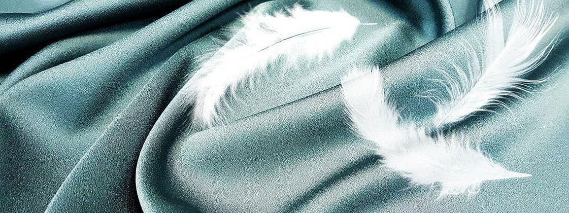 Белые перья