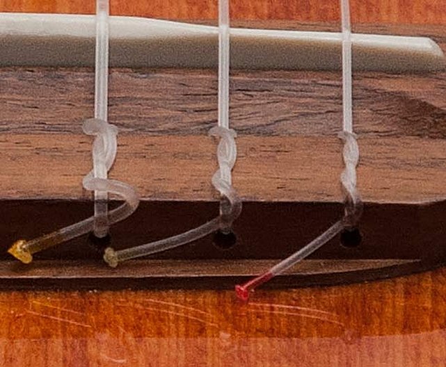 Струны на классической гитаре нижний порожек