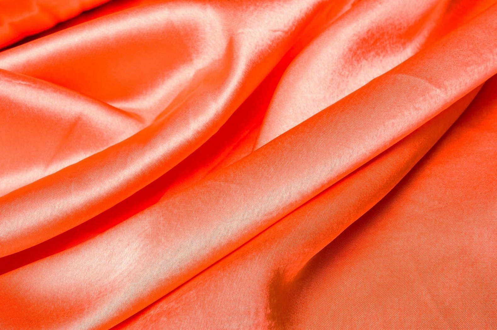 Ткань персиковая габардин