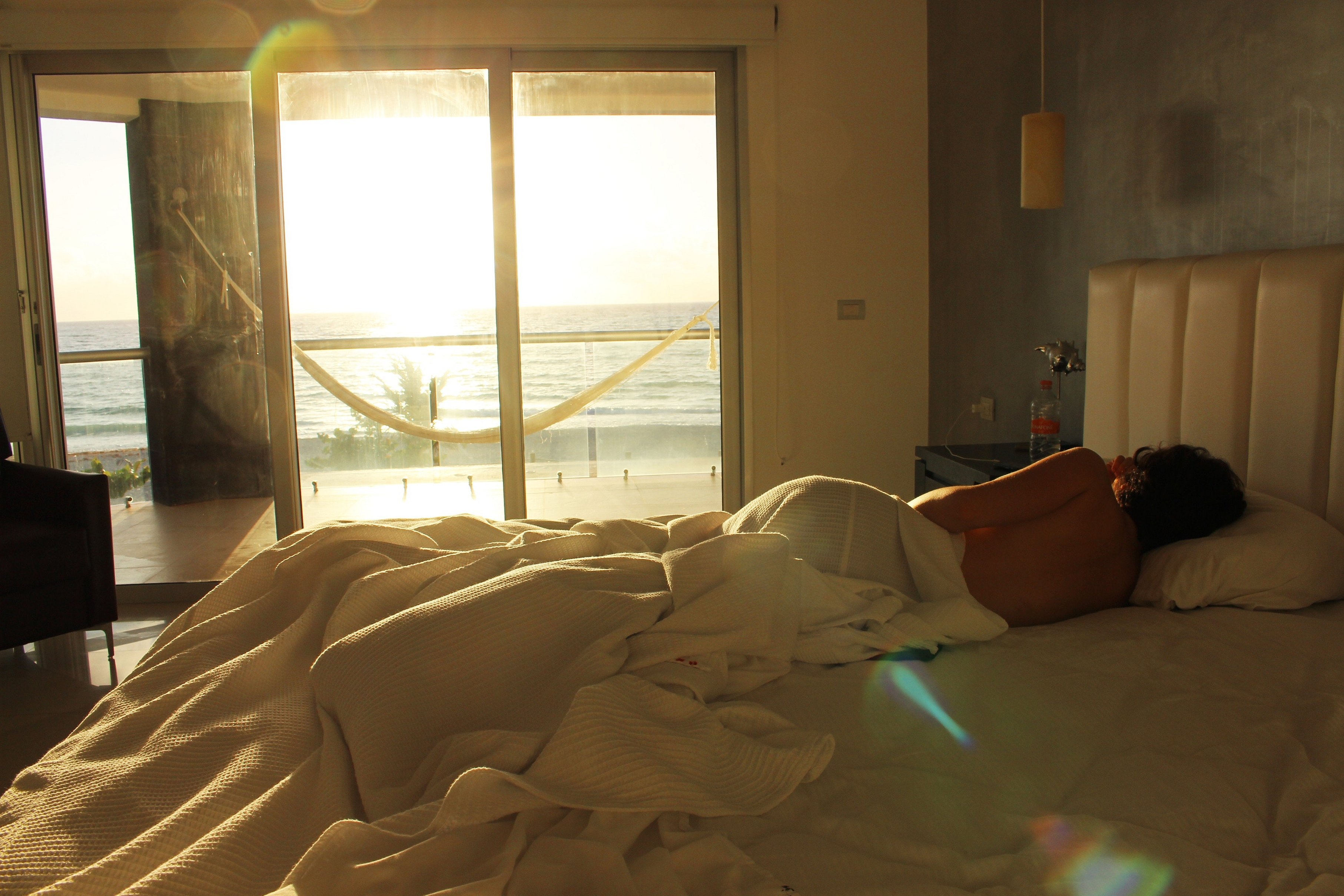 Утренняя комната с кроватью