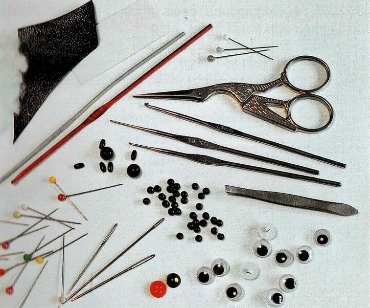 Инструменты и материалы для вязаной игрушки